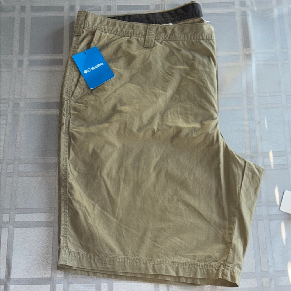 Columbia Men's Cargo Shorts - Khaki